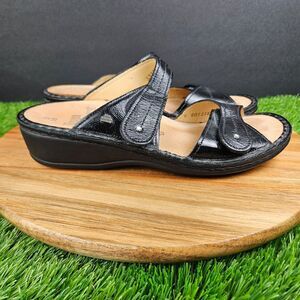 Finn Comfort Women's Catalina Black Patent Leather Straps Sandals Size 38 US 7.5